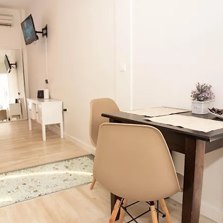 Antonia's * Kassiopi